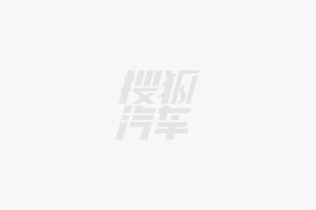 特斯拉起飞翻滚连撞五车车主淡定下车整理发型知情人曝真相
